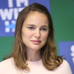 Natalie Portman, enceinte, vient soutenir Hillary Clinton et son parti au Northeast Philadelphia Coordinated Campaign Office de Philadelphie, le 10 octobre 2016.