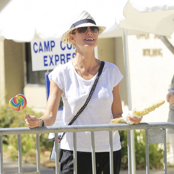 Exclusif - Heidi Klum emmène sa fille Lou Samuel à la fête foraine à Los Angeles, le 10 octobre 2016