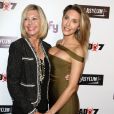 Olivia Newton-John et sa fille Chloe Lattanzi à la Première du film "Syfy's 'Dead 7" à Los Angeles le 1er avril 2016.