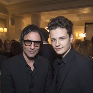 Samuel Benchetrit et son fils Jules Benchetrit (habillé en Zadig & Voltaire et chaussures Louboutin) - Soirée des Révélations César 2016 dans les salons de la maison Chaumet place Vendôme à Paris, le 11 janvier 2016.