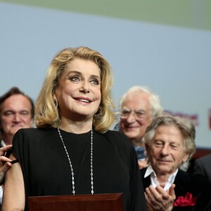 Chiara Mastroianni et Catherine Deneuve lors de la remise du Prix Lumière 2016 à Catherine Deneuve durant le 8ème Festival Lumière à Lyon, le 14 octobre 2016