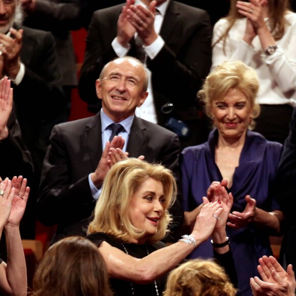 Régis Wargnier, Quentin Tarantino, Daniela Pick, Gérard Collomb, Chiara Mastroianni, Catherine Deneuve, Marisa Parades, Roman Polanski et Bertrand Tavernier lors de la remise du Prix Lumière 2016 à Catherine Deneuve durant le 8ème Festival Lumière à Lyon, le 14 octobre 2016