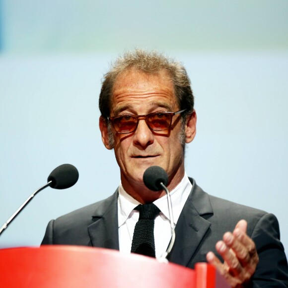 Vincent Lindon lors de la remise du Prix Lumière 2016 à Catherine Deneuve durant le 8ème Festival Lumière à Lyon, le 14 octobre 2016