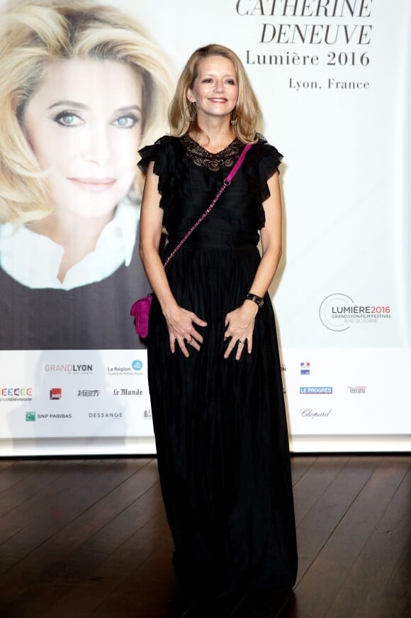 Laure Marsac devant le photocall de la cérémonie du Prix Lumière lors du 8ème Festival Lumière à Lyon, le 14 octobre 2016