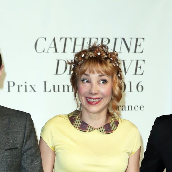 Jean-Paul Rouve, Julie Depardieu et Christopher Thompson devant le photocall de la cérémonie du Prix Lumière lors du 8ème Festival Lumière à Lyon, le 14 octobre 2016