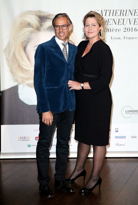 Paul et Luana Belmondo devant le photocall de la cérémonie du Prix Lumière lors du 8ème Festival Lumière à Lyon, le 14 octobre 2016