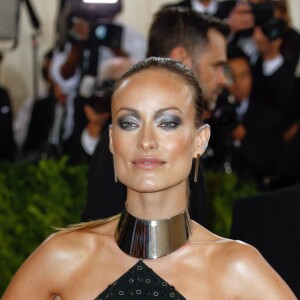 Olivia Wilde enceinte à la soirée Costume Institute Benefit Gala 2016 (Met Ball) sur le thème de "Manus x Machina" au Metropolitan Museum of Art à New York, le 2 mai 2016