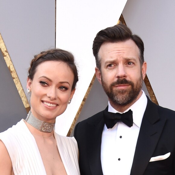 Olivia Wilde et son compagnon Jason Sudeikis lors du photocall de la 88ème cérémonie des Oscars au Dolby Theatre à Hollywood, le 28 février 2016