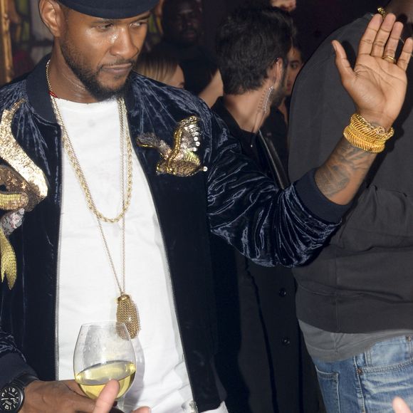 Exclusif - Usher fête ses 38 ans en compagnie de Robin Thicke et sa compagne April Love Geary à La Parisienne à Paris. Le 4 octobre 2016. © Rachid Bellak/Bestimage 