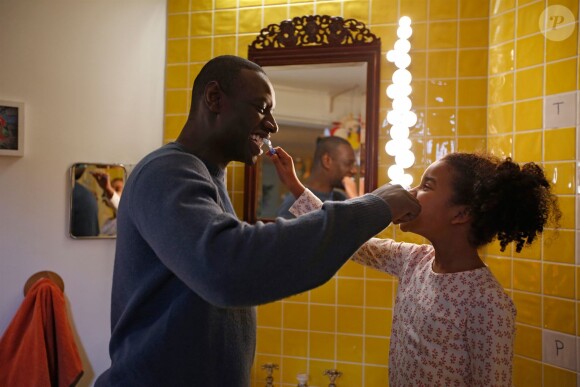 Omar Sy et Gloria Colston dans Demain tout commence.