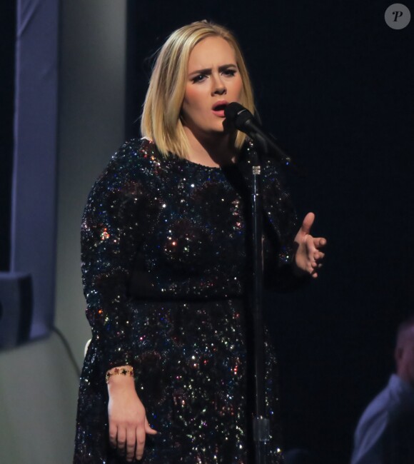 Adele sur scène à la Bridgestone Arena de Nashville, le 16 octobre 2016