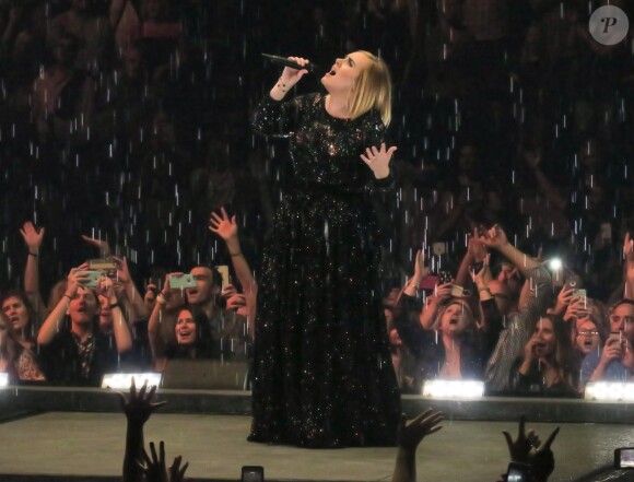 Adele à la Bridgestone Arena de Nashville, le 16 octobre 2016