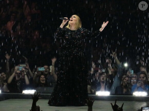 Adele à la Bridgestone Arena de Nashville, le 16 octobre 2016