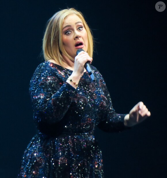 La star Adele à la Bridgestone Arena de Nashville, le 16 octobre 2016