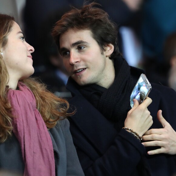 Anouchka Delon et son compagnon Julien Dereims - People au match de Ligue des champions Psg - Bale au Parc des Princes à Paris le 19 octobre 2016. © Cyril Moreau/Bestimage