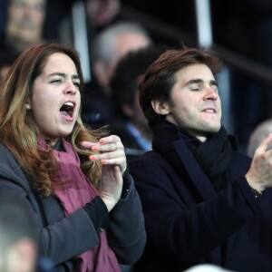 Anouchka Delon et son compagnon Julien Dereims - People au match de Ligue des champions Psg - Bale au Parc des Princes à Paris le 19 octobre 2016. © Cyril Moreau/Bestimage