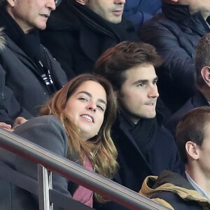 Anouchka Delon et son compagnon Julien Dereims - People au match de Ligue des champions Psg - Bale au Parc des Princes à Paris le 19 octobre 2016. © Cyril Moreau/Bestimage