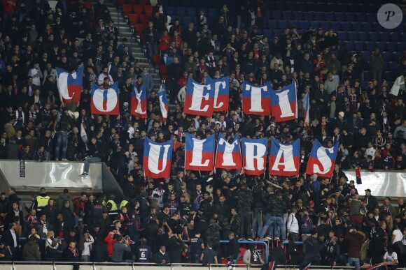 Les supporters ultras lors du match de Ligue des Champions, PSG vs Bâle (3-0) au Parc des Princes, Paris, le 19 octobre 2016.