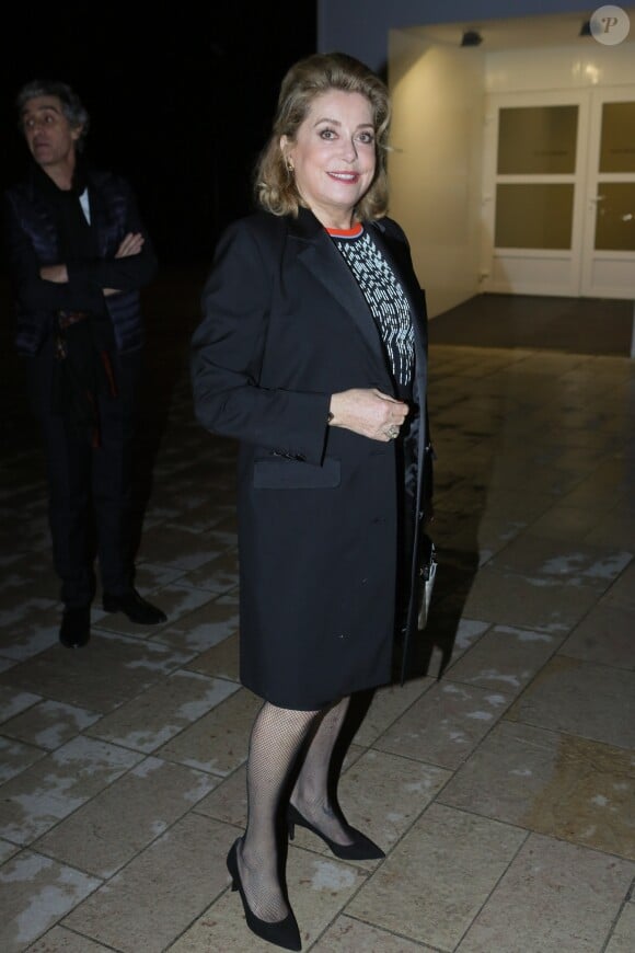 Catherine Deneuve - Arrivées au dîner d'Inauguration de l'exposition "Icônes de l'Art Moderne. La Collection Chtchoukine" à la "Fondation Vuitton" à Paris, France, le 20 octobre 2016.