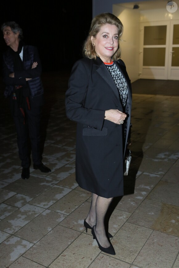 Catherine Deneuve - Arrivées au dîner d'Inauguration de l'exposition "Icônes de l'Art Moderne. La Collection Chtchoukine" à la "Fondation Vuitton" à Paris, France, le 20 octobre 2016.