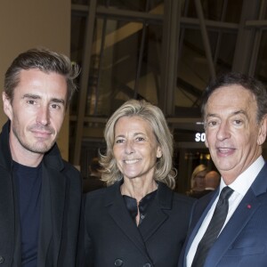 Nicolas Escoulan, Claire Chazal et Jean-Paul Claverie (conseiller de Bernard Arnault et directeur du mécénat de LVMH) - Dîner d'inauguration de l'exposition "Icônes de l'Art Moderne. La Collection Chtchoukine" à la "Fondation Louis Vuitton" à Paris, France, le 20 octobre 2016.