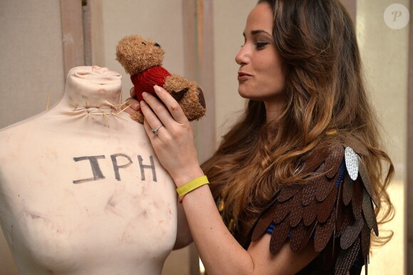 Capucine Anav ( habillée par le maitre chocolatier Jean-Paul Hévin, mise en beauté par Franck Provost et Make up for ever Academy) - Essayage en prévisions du défilé du salon du chocolat 2016 à l'hotel Best Western Premier - Trocadero la Tour à Paris le 12 octobre 2016. © Veeren/Bestimage