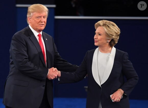 Hillary Clinton et Donald Trump débattent à St. Louis, le 9 octobre 2016