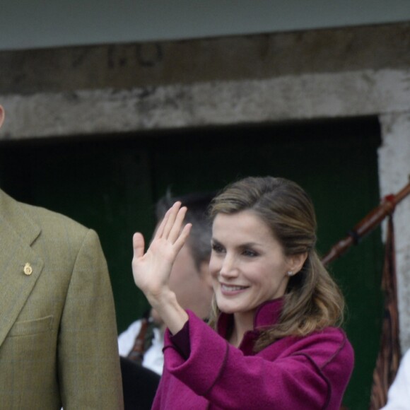 Le roi Felipe VI et la reine Letizia d'Espagne visitaient le 22 octobre 2016 Los Oscos, qui regroupe les communes de San Martin de Oscos, Villanueva de Oscos, Santa Eulalia de Oscos et a été désigné Village exemplaire des Asturies 2016.