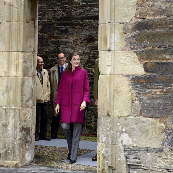 Le roi Felipe VI et la reine Letizia d'Espagne visitaient le 22 octobre 2016 Los Oscos, qui regroupe les communes de San Martin de Oscos, Villanueva de Oscos, Santa Eulalia de Oscos et a été désigné Village exemplaire des Asturies 2016.