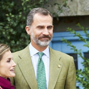 Le roi Felipe VI et la reine Letizia d'Espagne visitaient le 22 octobre 2016 Los Oscos, qui regroupe les communes de San Martin de Oscos, Villanueva de Oscos, Santa Eulalia de Oscos et a été désigné Village exemplaire des Asturies 2016.