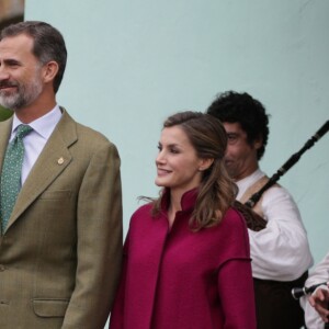 Le roi Felipe VI et la reine Letizia d'Espagne visitaient le 22 octobre 2016 Los Oscos, qui regroupe les communes de San Martin de Oscos, Villanueva de Oscos, Santa Eulalia de Oscos et a été désigné Village exemplaire des Asturies 2016.