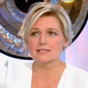 Anne-Elisabeth Lemoine dans "C à Vous" rend l'antenne, mardi 25 octobre 2016