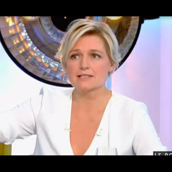 Anne-Elisabeth Lemoine dans "C à Vous" rend l'antenne, mardi 25 octobre 2016