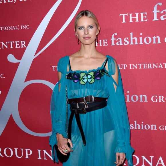 Karolina Kurkova - 2016 Night of Stars Gala organisée par le Fashion Group International au Cipriani 55 Wall St. New York, le 27 octobre 2016.