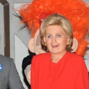 Katy Perry déguisée en Hillary Clinton avec un ami déguisé en Bill Clinton et Orlando Bloom ( derrière avec le masque cheveux orange) à la fête d'halloween de Kate Hudson à Brentwood le 28 octobre 2016