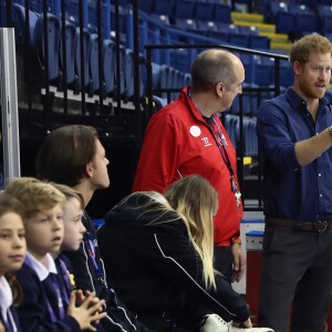 Le prince Harry visite Coach Core au Centre National Ice de Londres, le 27 octobre 2016.