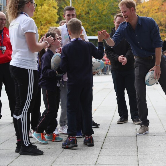 Le prince Harry visite Coach Core au Centre National Ice de Londres, le 27 octobre 2016.