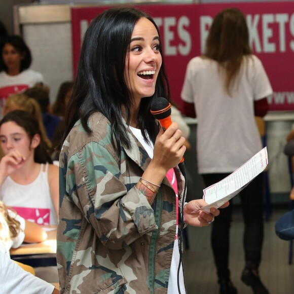 La chanteuse Alizée a assuré la dictée ELA le 17 octobre 2016, au collège de Porticcio.