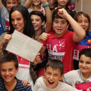 La chanteuse Alizée a assuré la dictée ELA le 17 octobre 2016, au collège de Porticcio.