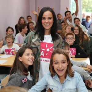 La chanteuse Alizée a assuré la dictée ELA le 17 octobre 2016, au collège de Porticcio.