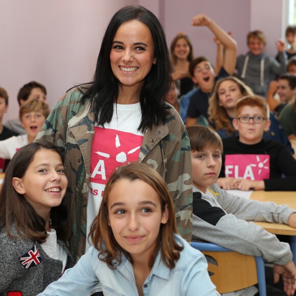 La chanteuse Alizée a assuré la dictée ELA le 17 octobre 2016, au collège de Porticcio.