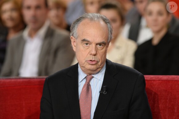 Frederic Mitterrandà l'enregistrement de l'emission "Vivement Dimanche" a Paris le 23 octobre 2013.
