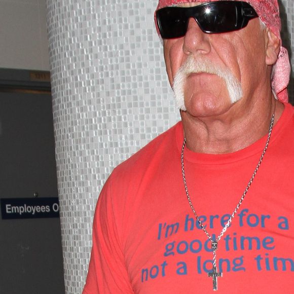 Hulk Hogan arrive à l'aéroport de LAX à Los Angeles, le 5 décembre 2014