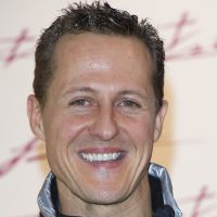 Michael Schumacher : Le champion convalescent montre "des signes encourageants"