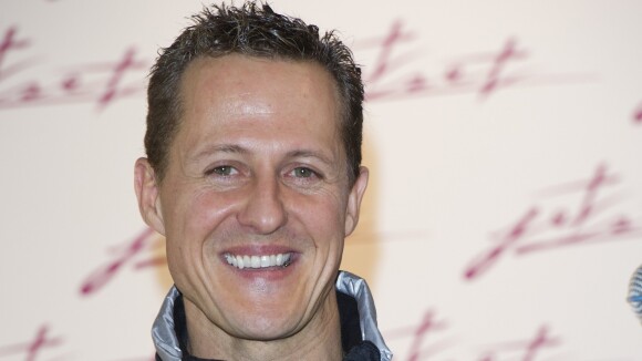 Michael Schumacher : Le champion convalescent montre "des signes encourageants"