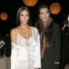 Kris Jenner et Kim Kardashian au défilé de mode prêt-à-porter printemps-été 2017 "Givenchy" à Paris, le 2 octobre 2016.