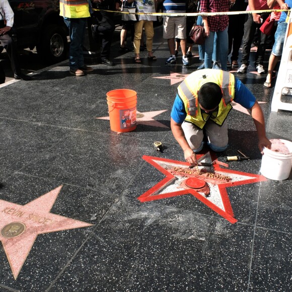 L'étoile de Donald Trump restaurée après avoir été vandalisée sur le Hollywood Walk of Fame à Los Angeles, le 26 octobre 2016.