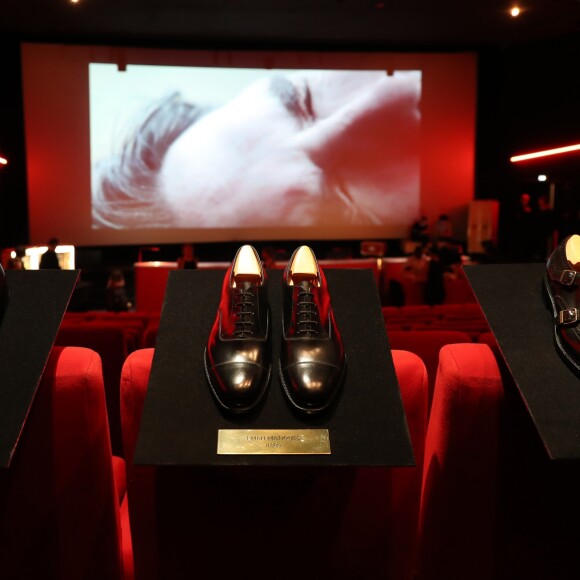 Exclusif - J.M. Weston fait son cinéma sur les Champs-Elysées à l'occasion de l'inauguration de la boutique qui s'est installée pour 1 an au Gaumont Champs-Elysées Ambassade à Paris le 2 novembre 2016. © Moreau-Jacovides/Bestimage