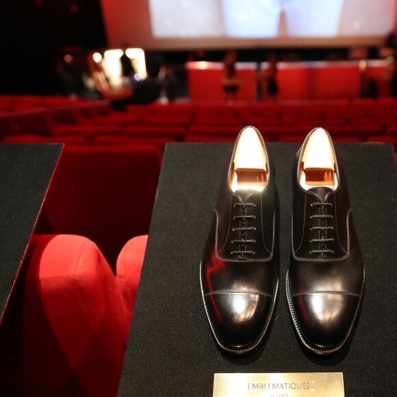 Exclusif - J.M. Weston fait son cinéma sur les Champs-Elysées à l'occasion de l'inauguration de la boutique qui s'est installée pour 1 an au Gaumont Champs-Elysées Ambassade à Paris le 2 novembre 2016. © Moreau-Jacovides/Bestimage