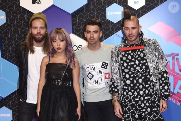 Jack Lawless, JinJoo Lee, Joe Jonas et Cole Whittle (DNCE) aux MTV European Music Awards at the AHOY à Rotterdam. Le 6 novembre 2016